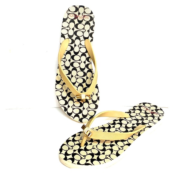 COACH Amel Rubber Signature C Bow Flip Flops Milk - Picture 1 of 10